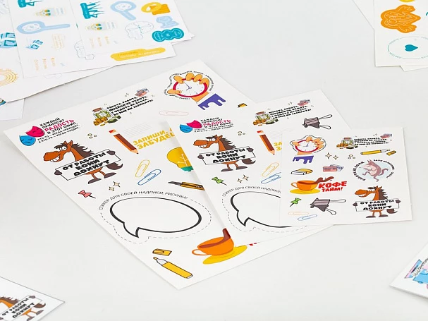 Наклейки бумажные Sticker Pack на заказ, M